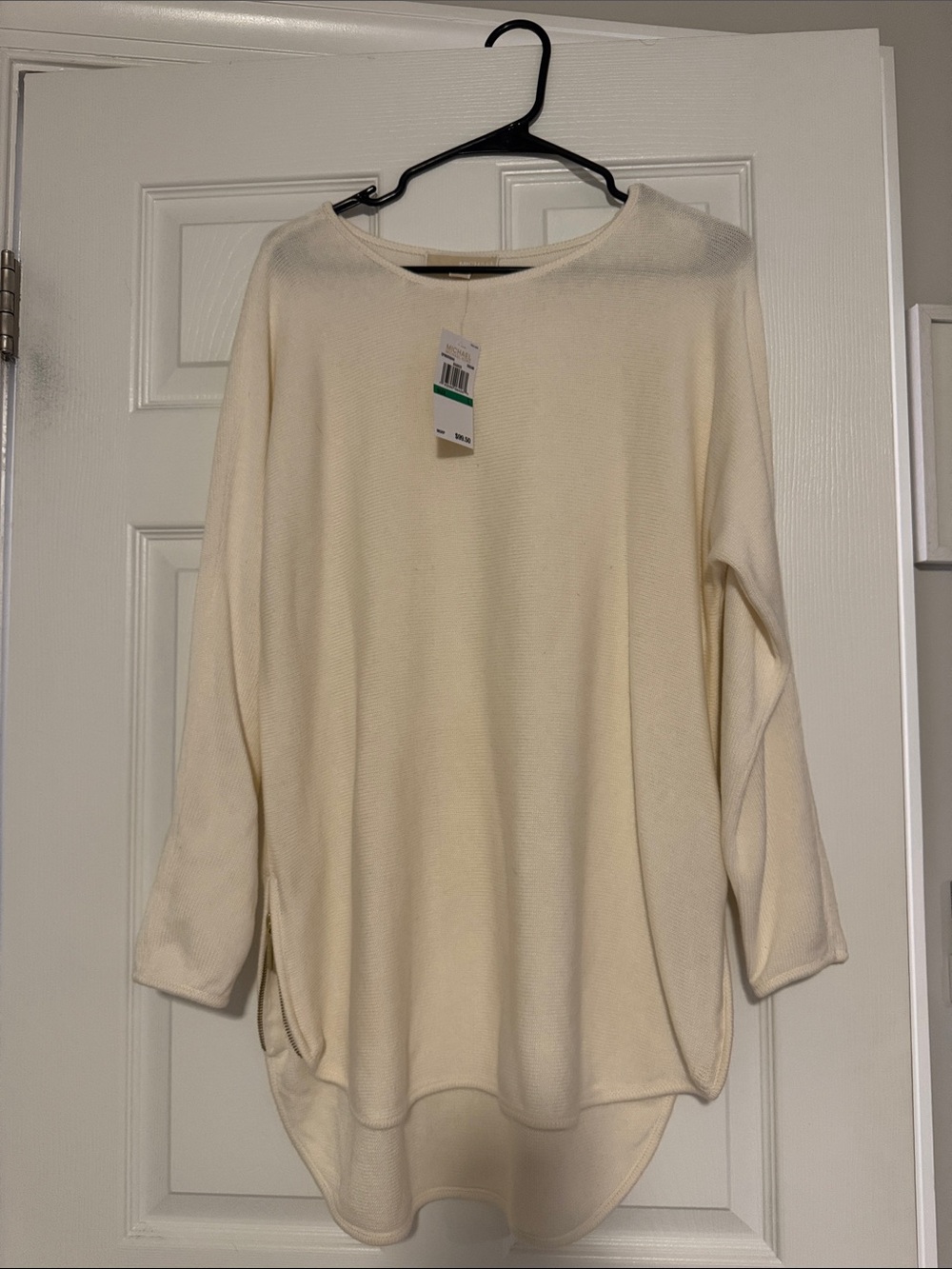 Michael Kors Soft Cream Scoop-Neck Lightweight Pullover
